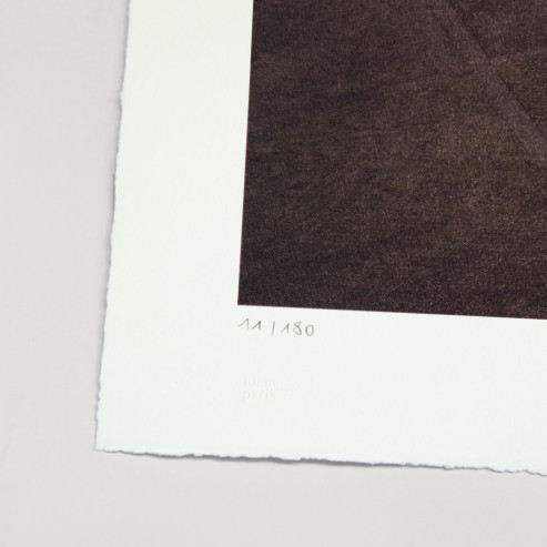 JR au Louvre 29 Mars 2019, 19h01 © Pyramide, architecte I. M. Pei, musée du Louvre, Paris, France, 2019 JR au Louvre 29 Mars 2019, 19h01 © Pyramide, architecte I. M. Pei, musée du Louvre, Paris, France, 2019