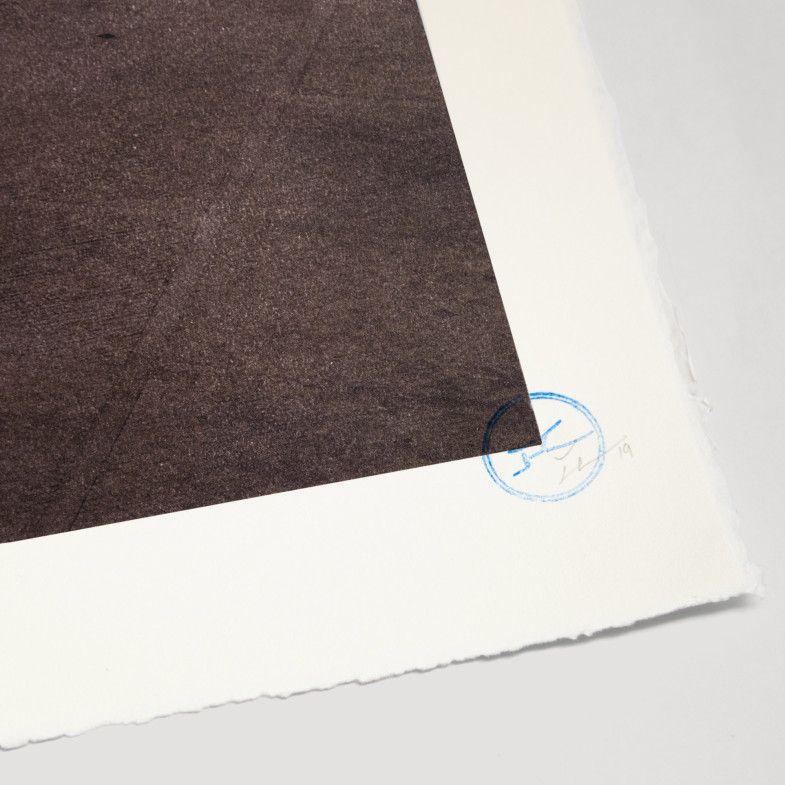 JR au Louvre 29 Mars 2019, 19h01 © Pyramide, architecte I. M. Pei, musée du Louvre, Paris, France, 2019 JR au Louvre 29 Mars 2019, 19h01 © Pyramide, architecte I. M. Pei, musée du Louvre, Paris, France, 2019