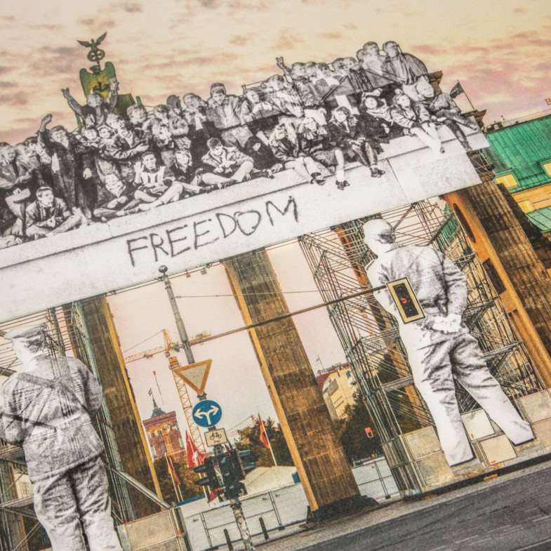 GIANTS Brandenburg Gate, September 27, 2018, 18h55, © Iris Hesse, Ullstein Bild, Roger-Viollet, Berlin, Germany, 2018 GIANTS Brandenburg Gate, September 27, 2018, 18h55, © Iris Hesse, Ullstein Bild, Roger-Viollet, Berlin, Germany, 2018