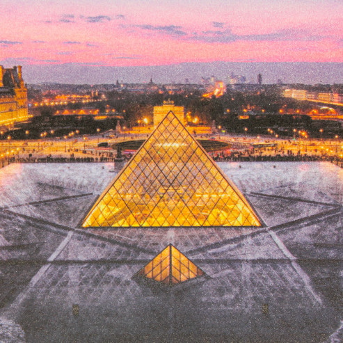 JR au Louvre 29 Mars 2019, 19h45 © Pyramide, architecte I. M. Pei, musée du Louvre, Paris, France, 2019 JR au Louvre 29 Mars 2019, 19h45 © Pyramide, architecte I. M. Pei, musée du Louvre, Paris, France, 2019